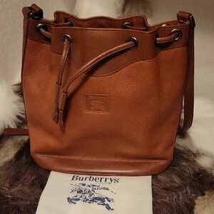 Burberrys Crossbody Tan Leather Bucket Bag